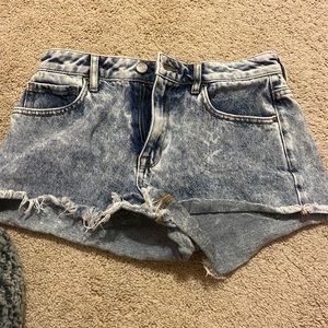 Pacsun shorts, perfect for summer! Only worn a couple times. Size 26!